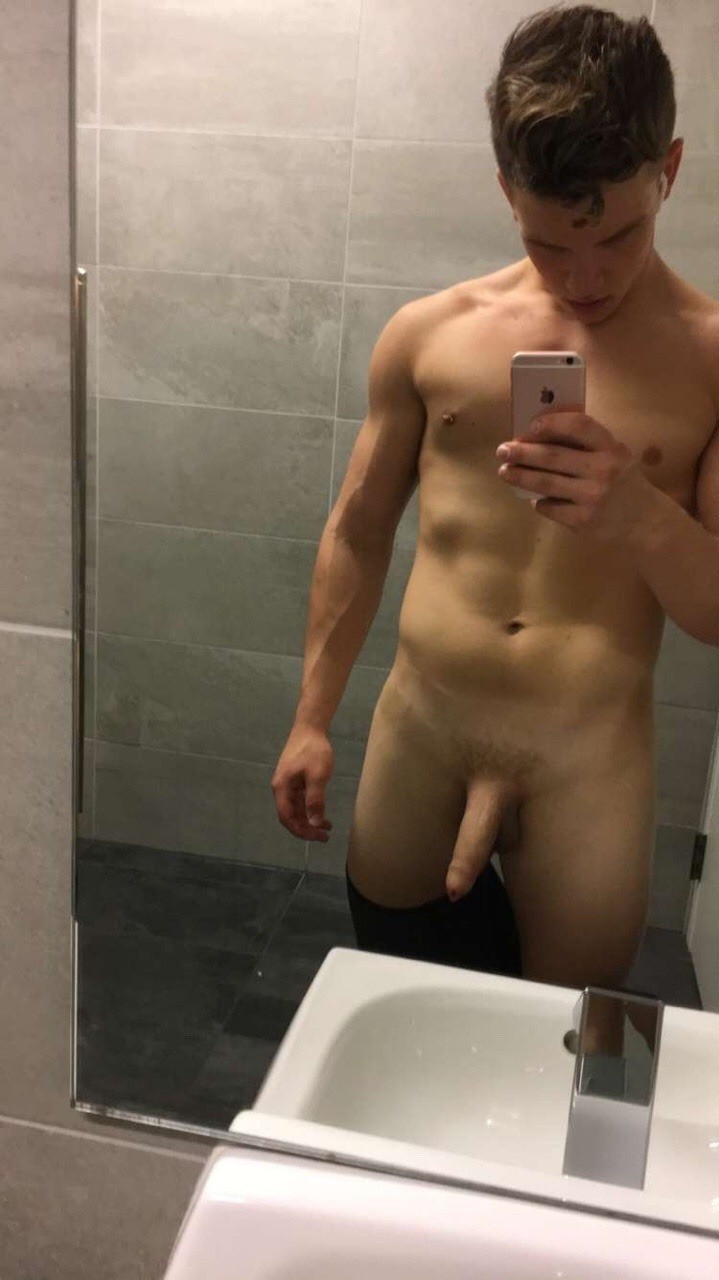 Amateur guys showing big cocks image