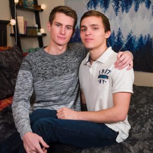 Cute gay twinks having bareback sex