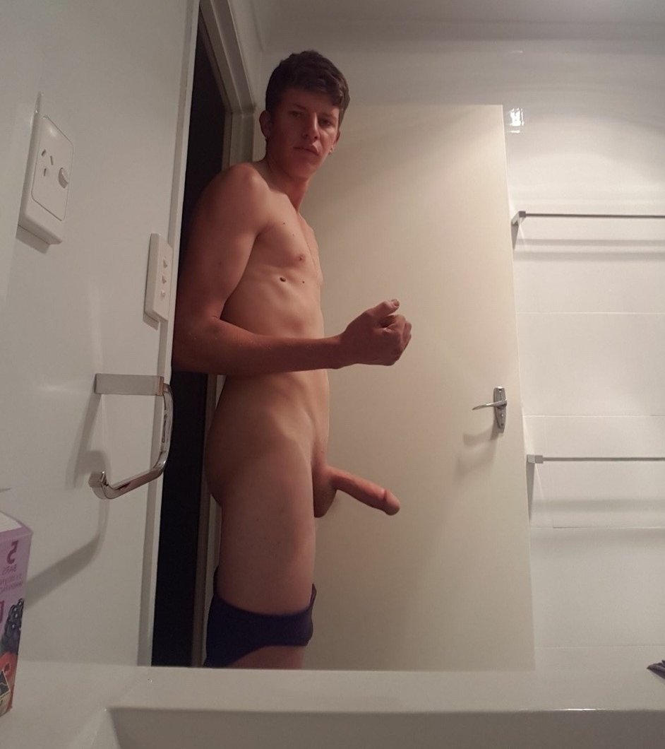 naked men with erections selfies