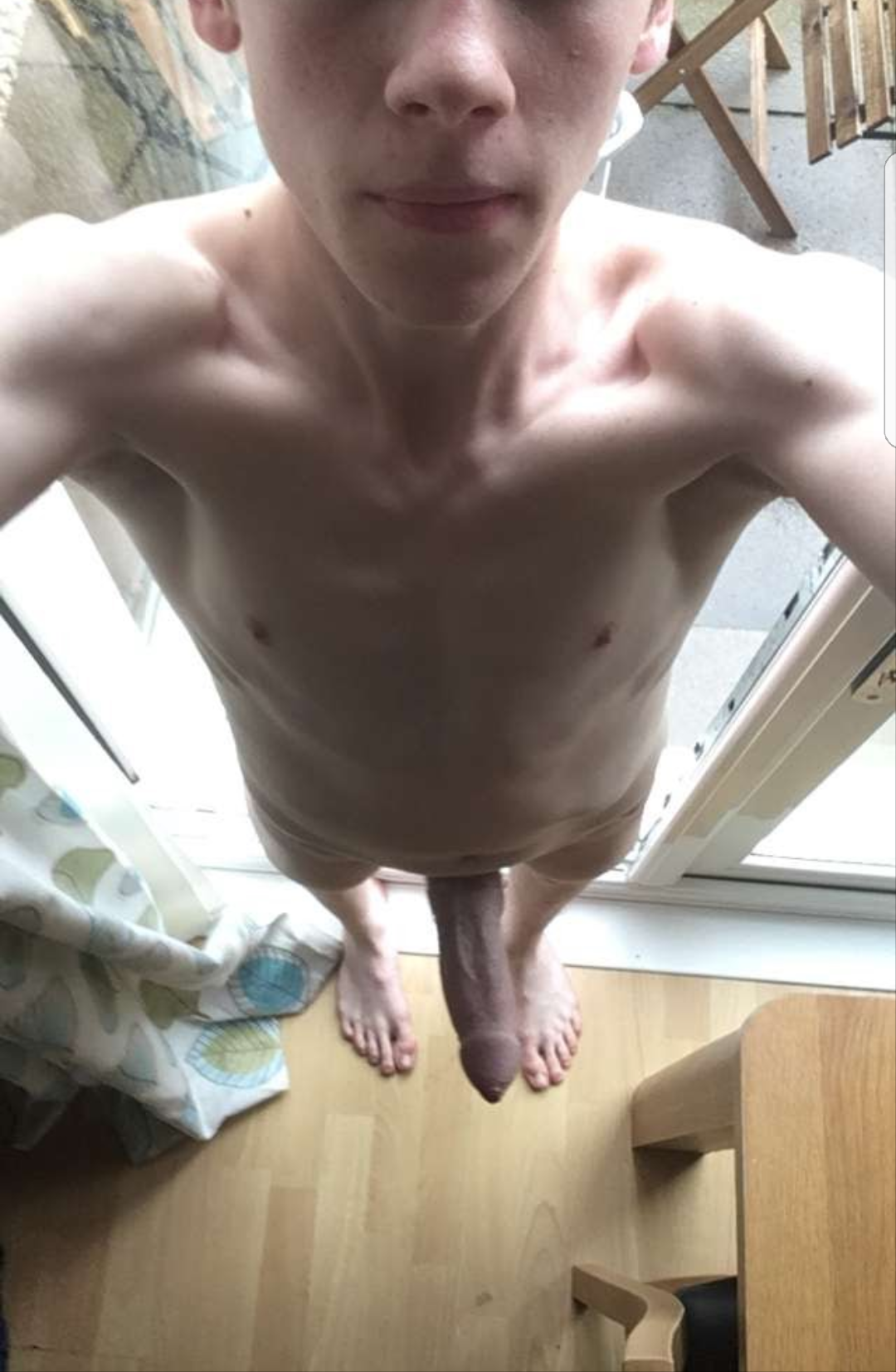 Nude Boy Selfie