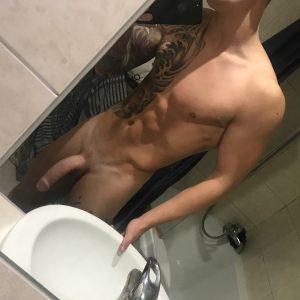 Nude Muscle Boy