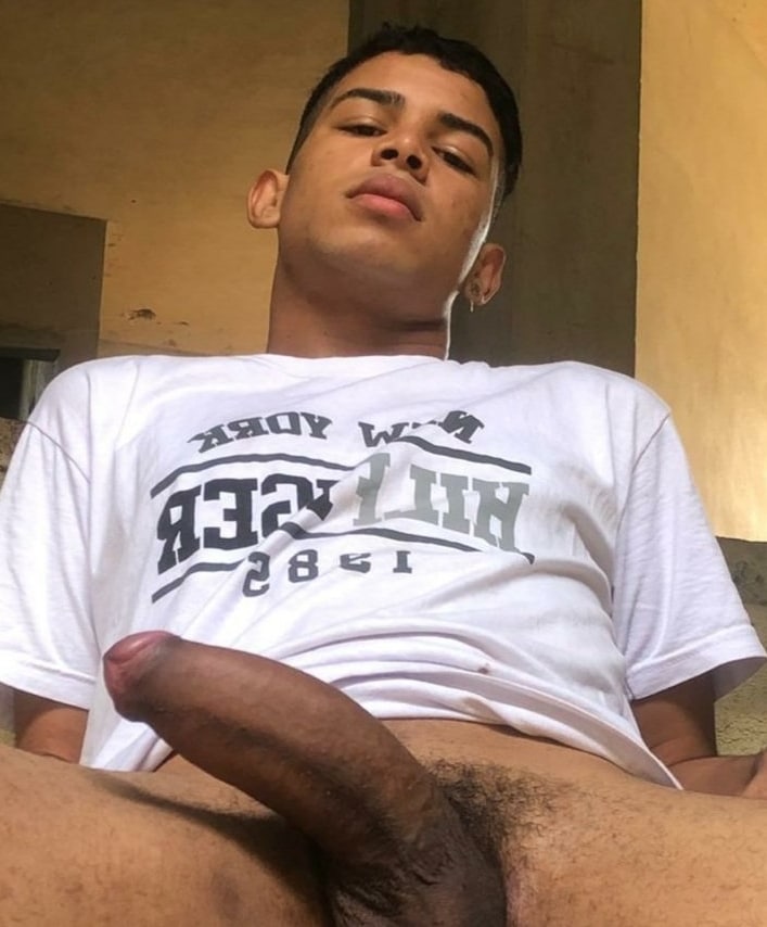 Latino selfies and dick pictures - Gay Porn Wire